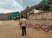 Ruang Guru SMP PGRI Talegong Ambruk Diterjang Pergeseran Tanah, Kerugian Capai Rp200 Juta