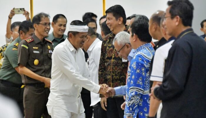 Kunjungi Kejati Jabar, Dedi Mulyadi Bahas Kereta Gratis untuk Petani hingga Bongkar Aset Bermasalah Daerah