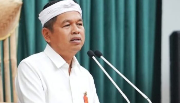 Gubernur Dedi Mulyadi Larang Hukuman Fisik di Sekolah: “Didik, Bukan Menyakiti”