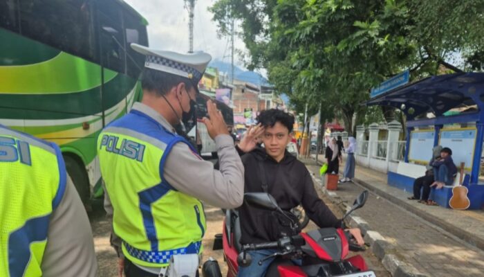 Kapolres Garut Sidak Operasi Zebra Lodaya 2025, Puluhan Pelanggaran Terjaring di Hari Pertama