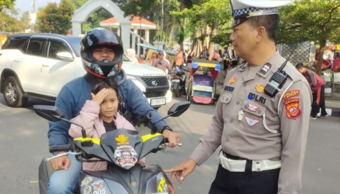 Merokok Saat Mengemudi Bisa Kena Sanksi! Sat Lantas Garut Tegas Ingatkan Pengendara