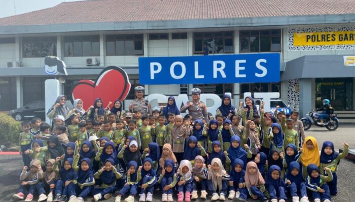 Satlantas Polres Garut Ajak Anak TK Belajar Tertib Lalu Lintas Lewat Program “Polisi Sahabat Anak”