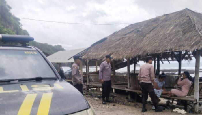 Polsek Caringin Gelar Patroli Gabungan “Park Walk and Talk” untuk Perkuat Keamanan dan Kedekatan dengan Warga