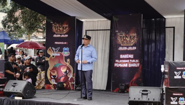 Bupati Garut Buka Roadshow Pelayanan Publik & Fedas 2025 di Malangbong, Janji Tambah 400 Ribu Blangko KTP pada 2026