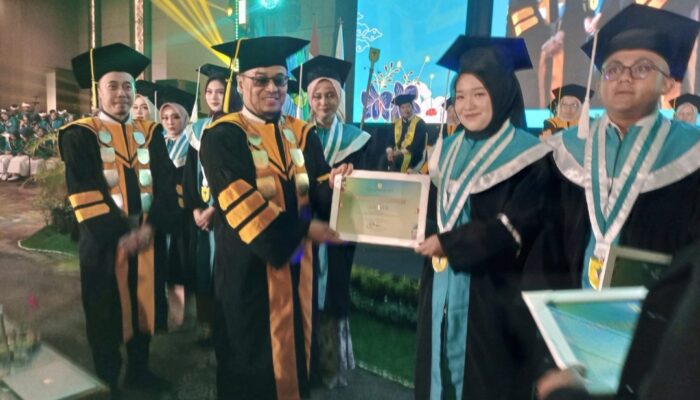 STIKes Karsa Husada Garut Kukuhkan 571 Lulusan, Siap Bertransformasi Jadi Institut Ilmu Kesehatan
