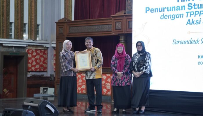 Garut Raih Penghargaan Kinerja Terbaik Penurunan Stunting 2024, Putri Karlina: “PR Kita Masih Panjang”