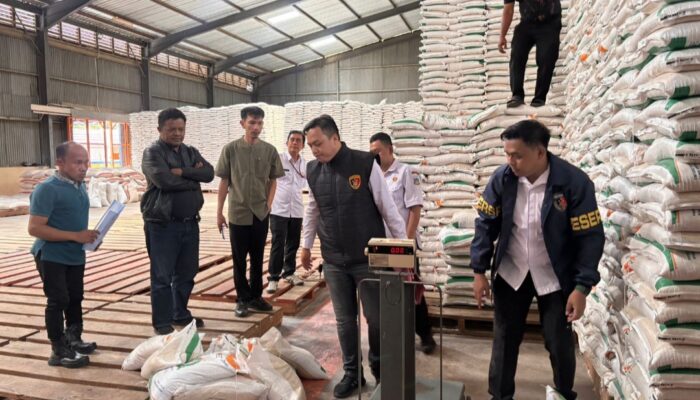 Polres Garut Cek Gudang Bulog hingga Distributor, Pastikan Bantuan Pangan Pemerintah Tepat Sasaran