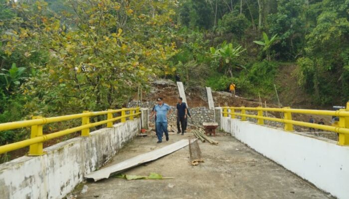 Jembatan Cibera yang Sempat Viral Mulai Dibangun, Bupati Garut Turun Langsung Tinjau Progres