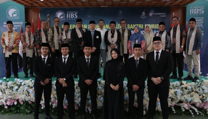 Enam Santri Al-Mashduqi Garut Dilepas Studi ke Al-Azhar Kairo, Haru dan Kebanggaan Warnai Acara