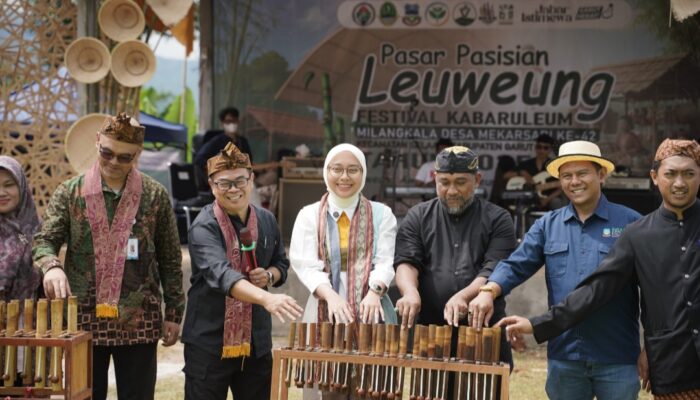 Wabup Garut Minta Kerajinan Bambu Selaawi Naik Kelas dan Tembus Pasar Lebih Luas
