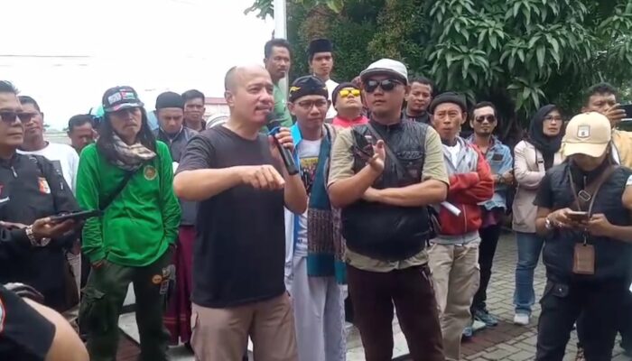 Ratusan Massa Demo Sengketa Lahan Wakaf YBHM di Garut, Soroti Dugaan Cacat Prosedur Sertifikat Tanah