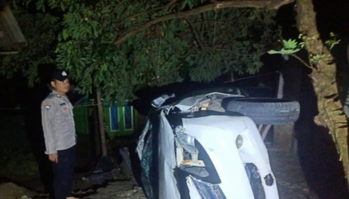 Avanza Hilang Kendali di Jalur Lintas Selatan Garut, Dua Rumah Warga Rusak Tertabrak