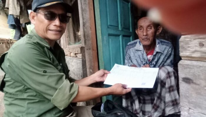 Viral Kakek 83 Tahun di Garut Gagal Buat KTP, Camat Cisompet Jelaskan Kronologi Sebenarnya