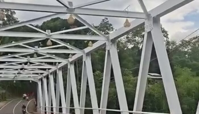 Kapolsek Cibatu Pamer Jembatan Putih Ikonik, Disebut Bakal Jadi Spot Foto Favorit Warga