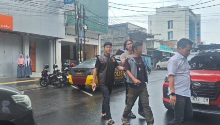 Respons Aduan Warga, Polsek Garut Kota Tertibkan Parkir Liar di Jalan Ciledug