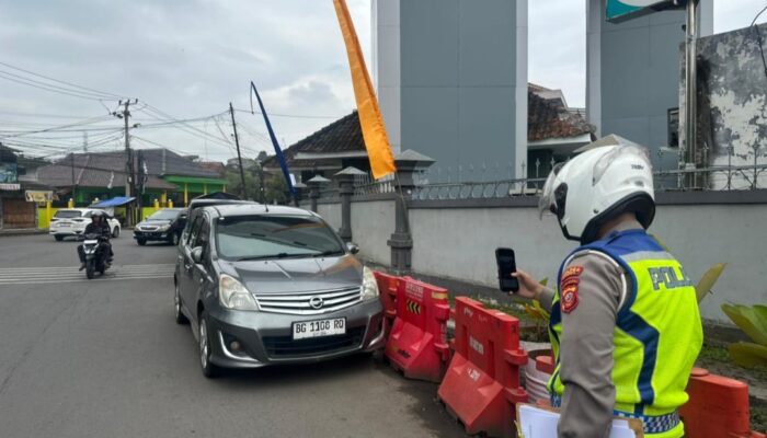 Operasi Keselamatan Lodaya 2026, Polres Garut Tertibkan Parkir Liar di Sekitar RSUD dr. Slamet Lewat ETLE
