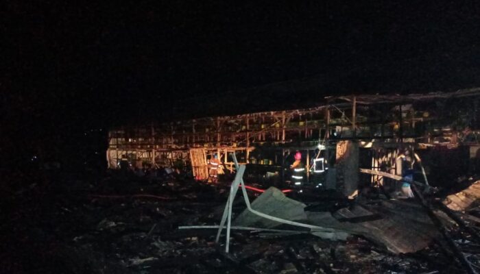 Korsleting Listrik Diduga Picu Kebakaran Kandang Ayam di Cisurupan Garut, Kerugian Capai Rp500 Juta