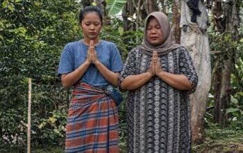 Dilaporkan Warga, Video Mak Daster dan Inung Sia Injak Makam Diselidiki Polisi