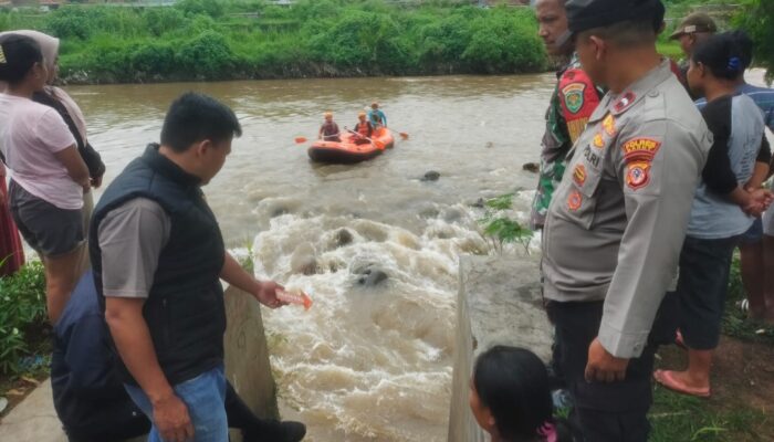 Diduga Terbawa Arus Sungai Cimanuk, Bocah 6 Tahun di Garut Masih Dalam Pencarian