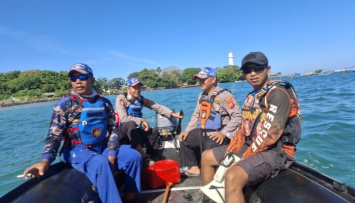 Detik-detik 4 Wisatawan Terseret Ombak di Pantai Karangpapak, Aksi Cepat Polisi dan Warga Selamatkan Korban