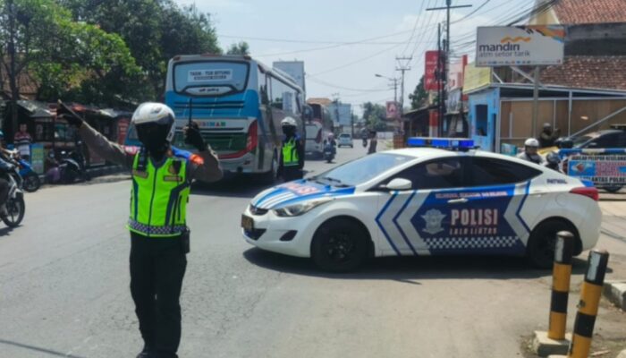 Enam Kali One Way Diberlakukan di Jalur Limbangan–Malangbong, Volume Kendaraan Pemudik di Garut Meningkat