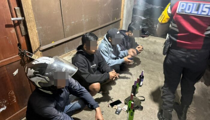 Patroli Malam di Kerkop Garut, Polisi Bongkar Praktik Jual Beli Miras via COD