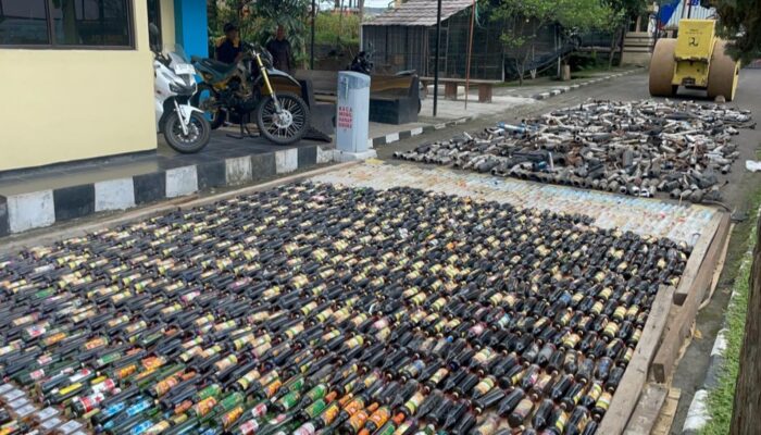 Jelang Operasi Ketupat Lodaya 2026, Polres Garut Musnahkan 1.852 Botol Miras dan 704 Knalpot Brong