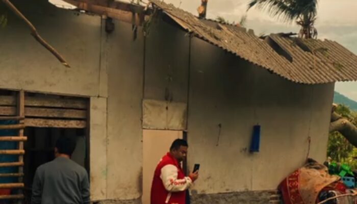 Dua Rumah Lansia Rusak Diterjang Hujan Deras di Limbangan, Anggota DPRD Garut Dorong Bantuan RST dan Kolaborasi CSR