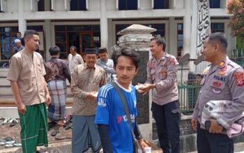 ​Dekati Masyarakat dengan Cara Humanis, Polsek Bungbulang Gelar “Jumat Berkah” di Masjid Al-Hidayah