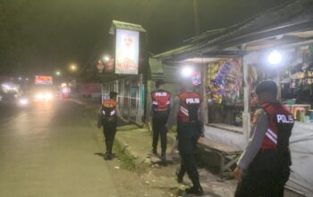 Patroli Malam di Garut, Polisi Amankan Penjualan Miras di Kawasan Kerkof