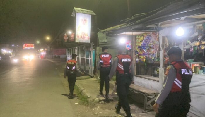 Patroli Malam di Garut, Polisi Amankan Penjualan Miras di Kawasan Kerkof