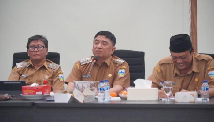 Bupati Garut Instruksikan Penguatan Kapasitas Desa, Tekankan Sinergi dengan DPMD dalam Rakor Apdesi