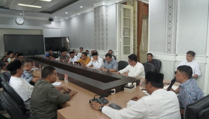 Bupati Garut Kumpulkan Kades dan Camat dari Sukawening-Karangtengah, Bahas Infrastruktur hingga Pertanian