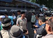 Kapolres Garut Turun Langsung Amankan Pelepasan Jemaah Haji, 169 Calhaj Berangkat dengan Pengawalan Ketat