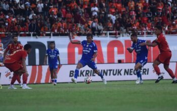 Bangkit dari Tekanan Persija, Persib Menang 2-1 di Samarinda dan Selangkah Lagi Juara