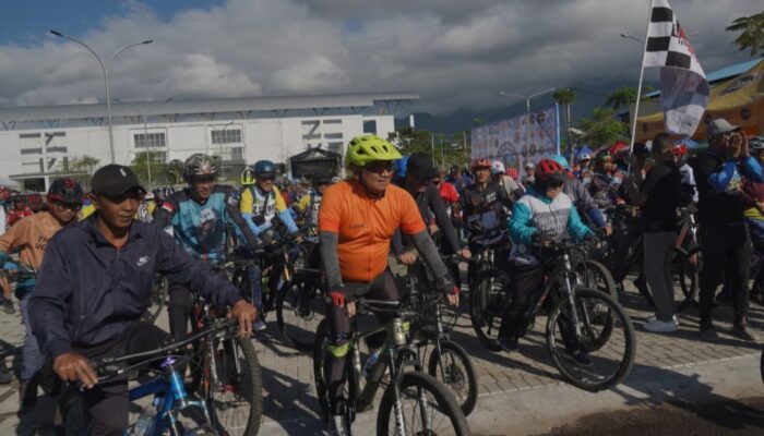 600 Pesepeda dari Berbagai Daerah Ramaikan Fun Bike Garut Hebat, Bupati Tekankan Keselamatan dan Kebersamaan