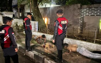 Dua Remaja Kepergok Nenggak Miras di Kawasan Pendopo Garut saat Patroli Malam Polisi