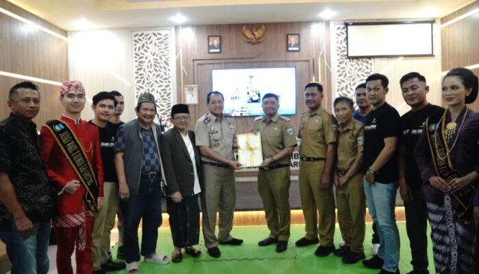 Penantian Panjang Alun-alun Limbangan Berakhir, Bupati Garut Serahkan Sertipikat Resmi Aset Daerah