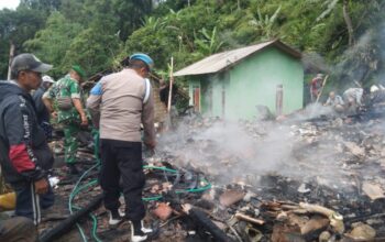 Rumah Warga di Talegong Garut Ludes Dilalap Api, Diduga Berawal dari Korsleting Listrik