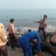 Siswa SD di Garut Belajar Tugas Polisi Perairan, Akhiri Kegiatan dengan Bersih-bersih Pantai Santolo