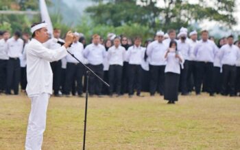 720 ASN Pemprov Jabar Dilantik di Desa Terpencil, Dedi Mulyadi Tekankan Birokrat Harus Dekat dengan Rakyat