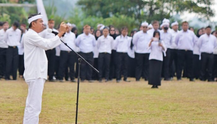 720 ASN Pemprov Jabar Dilantik di Desa Terpencil, Dedi Mulyadi Tekankan Birokrat Harus Dekat dengan Rakyat