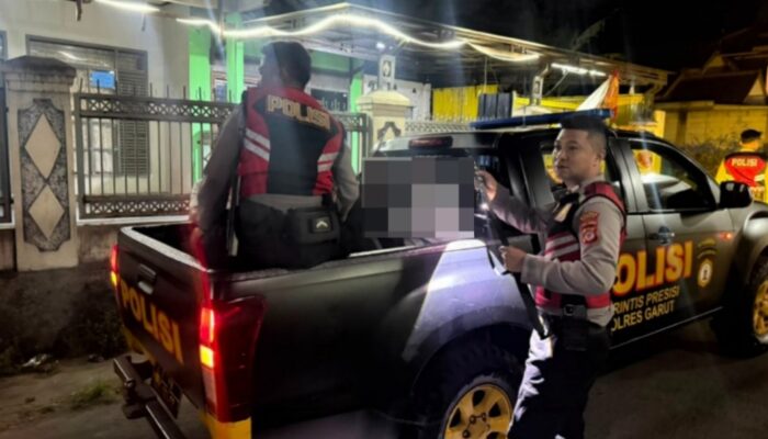 Patroli Presisi Polres Garut Berbuah Hasil, Delapan Remaja Diamankan Bersama Samurai dan Obat-obatan