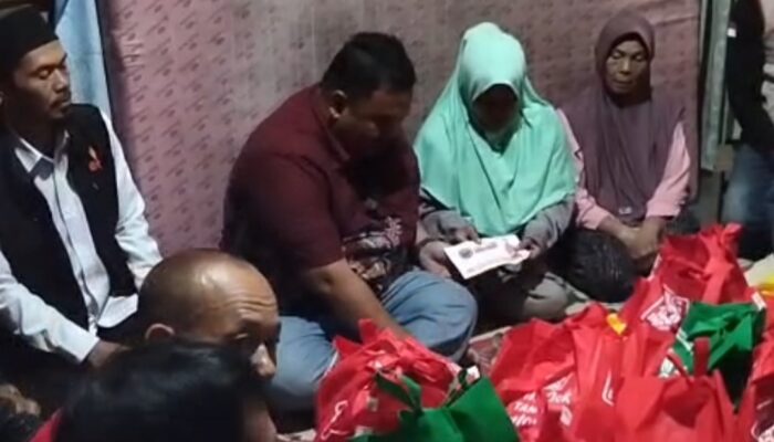 Anggota DPRD Garut Salurkan Bantuan untuk Tiga Janda Korban Kebakaran di Cisewu, Dorong Percepatan Pembangunan Rumah