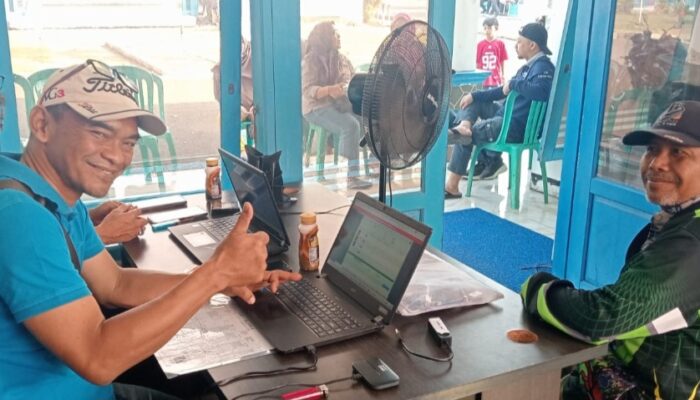 Manfaatkan Hajat Laut Santolo, Disdukcapil Garut Tuntaskan 188 Layanan Adminduk untuk Warga Pesisir