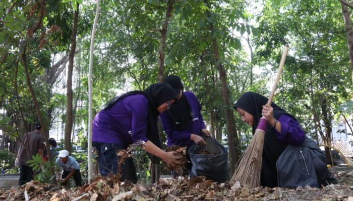 KNPI Garut dan Pemkab Bersihkan Hutan Kota Kerkof, Respons Keluhan Sampah dari Masyarakat
