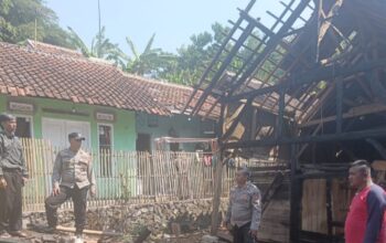 Tiga Rumah dan Satu Kandang Domba Terbakar di Banyuresmi Garut, Diduga Akibat Korsleting Listrik