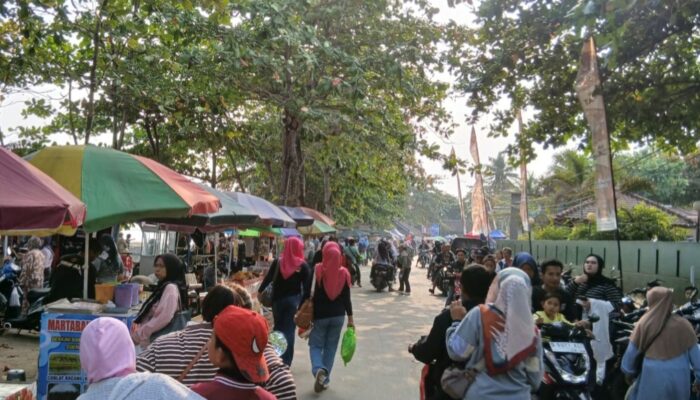 Ribuan Wisatawan Padati Hajat Laut Rancabuaya Garut, Ade Astrid Bikin Panggung Bergemuruh, Wayang Golek Jadi Puncak Acara
