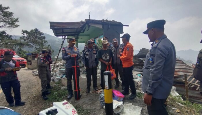 Ancaman Longsor Mengintai Empat Rumah di Banjarwangi Garut, Satu Roboh