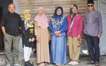 Tiga Warga Garut Dapat Umroh Gratis dari Asgar Jaya, Pedagang Cimol hingga Tukang Cukur Tak Kuasa Menahan Haru